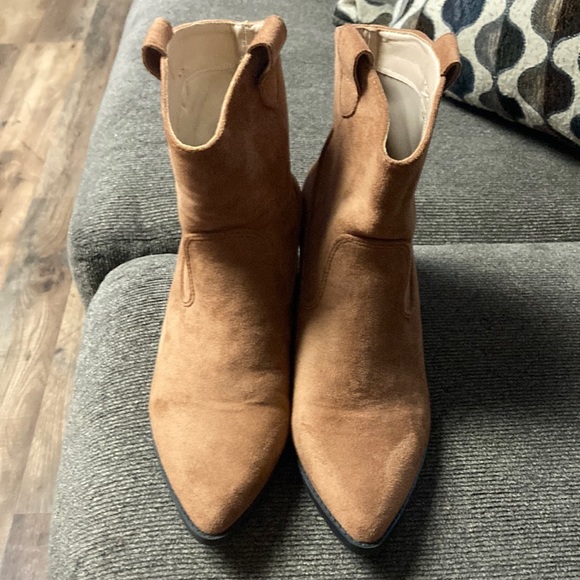 Brown Boots - Picture 1 of 3